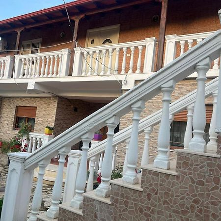 מלון Vlorë Nori House מראה חיצוני תמונה