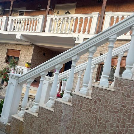 מלון Vlorë Nori House מראה חיצוני תמונה