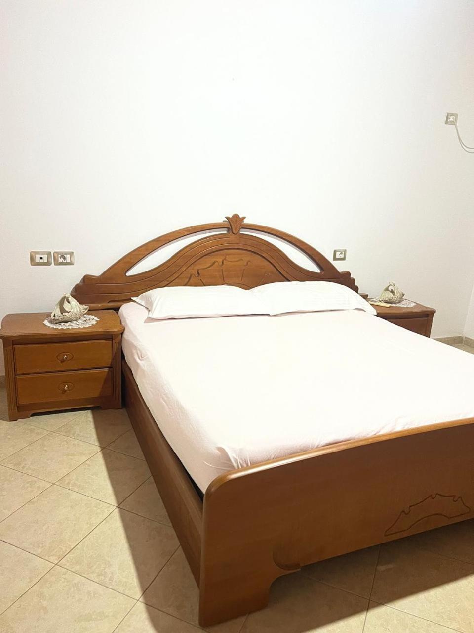 מלון Vlorë Nori House מראה חיצוני תמונה