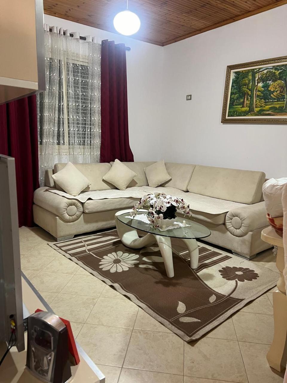 מלון Vlorë Nori House מראה חיצוני תמונה