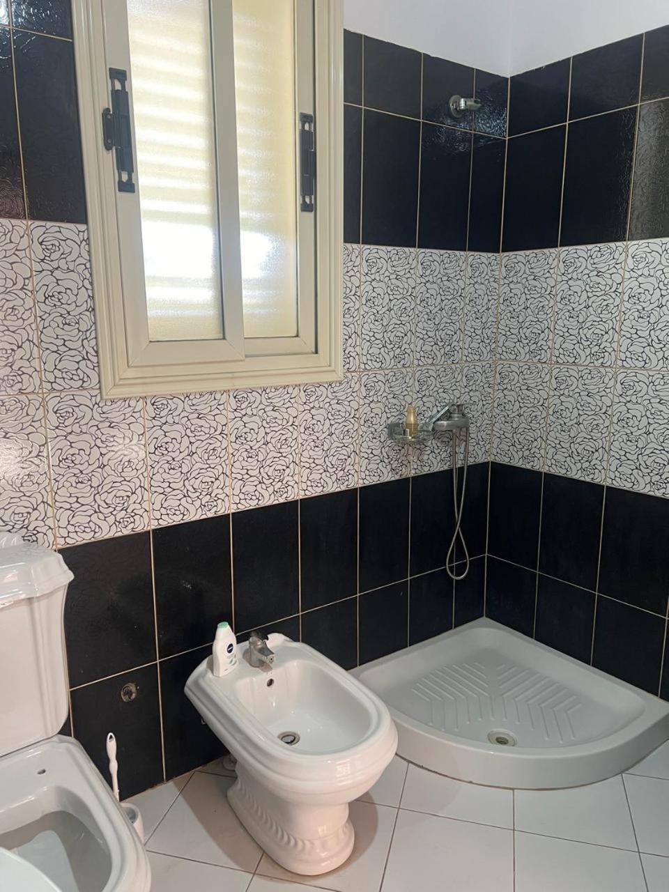 מלון Vlorë Nori House מראה חיצוני תמונה