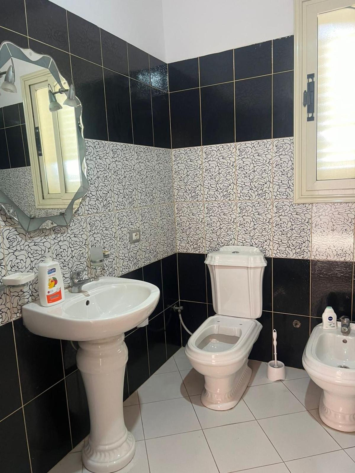 מלון Vlorë Nori House מראה חיצוני תמונה